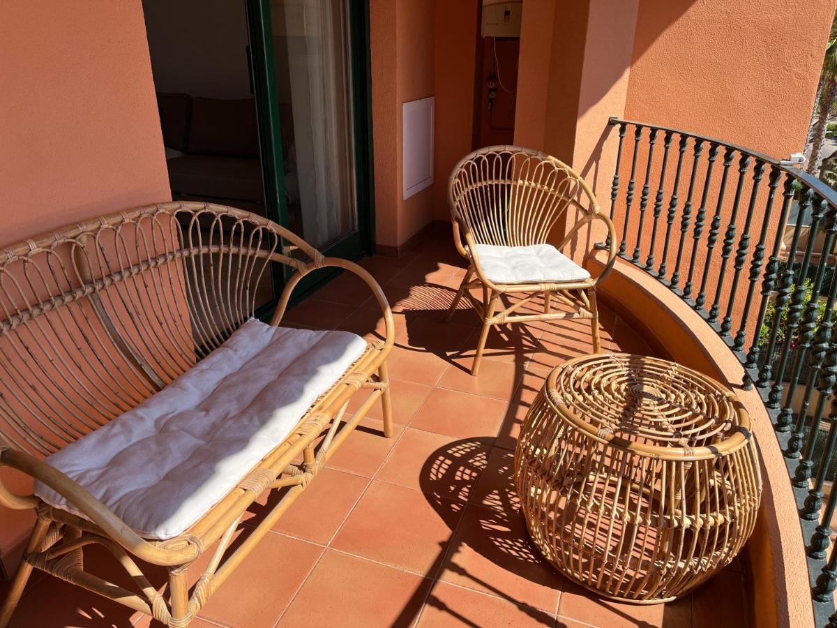 Nearby And Old Town Apartment